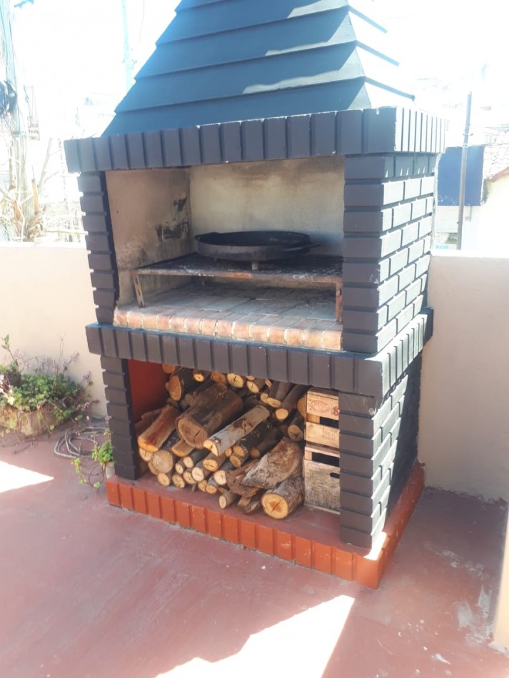 PH EN ESQUINA 4 AMB/TERRAZA CON PARRILLA/GARAGE - ¡ACEPTA PERMUTA depto 4 amb!