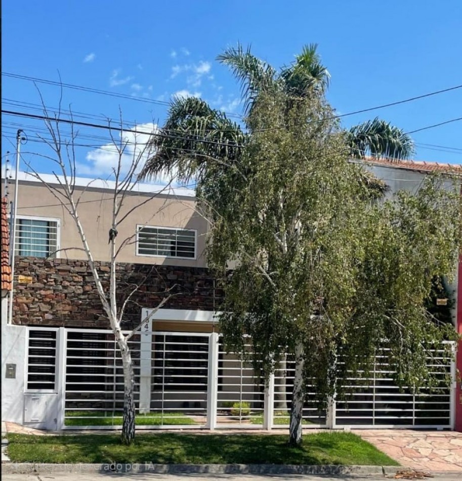 CASA MODERNA EN BARRIO SAN CARLOS