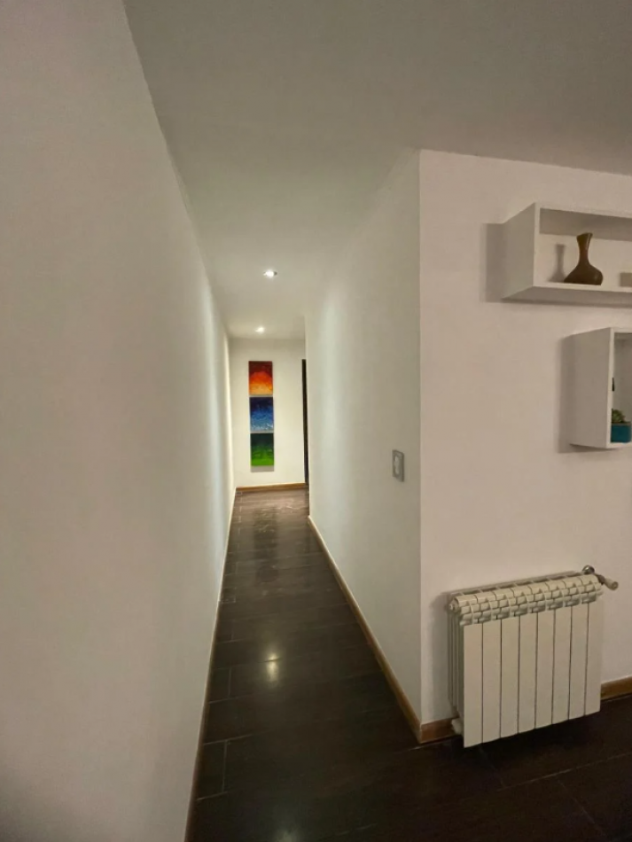 CASA MODERNA EN BARRIO SAN CARLOS