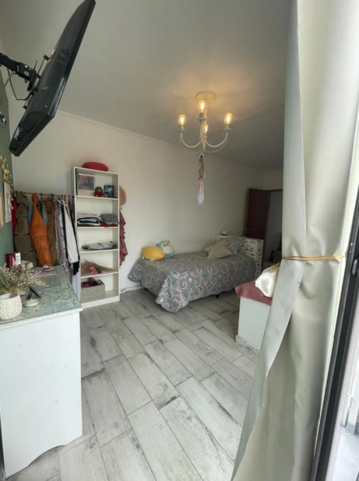 CASA MODERNA EN BARRIO SAN CARLOS