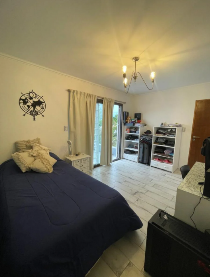 CASA MODERNA EN BARRIO SAN CARLOS