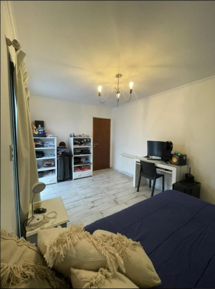 CASA MODERNA EN BARRIO SAN CARLOS