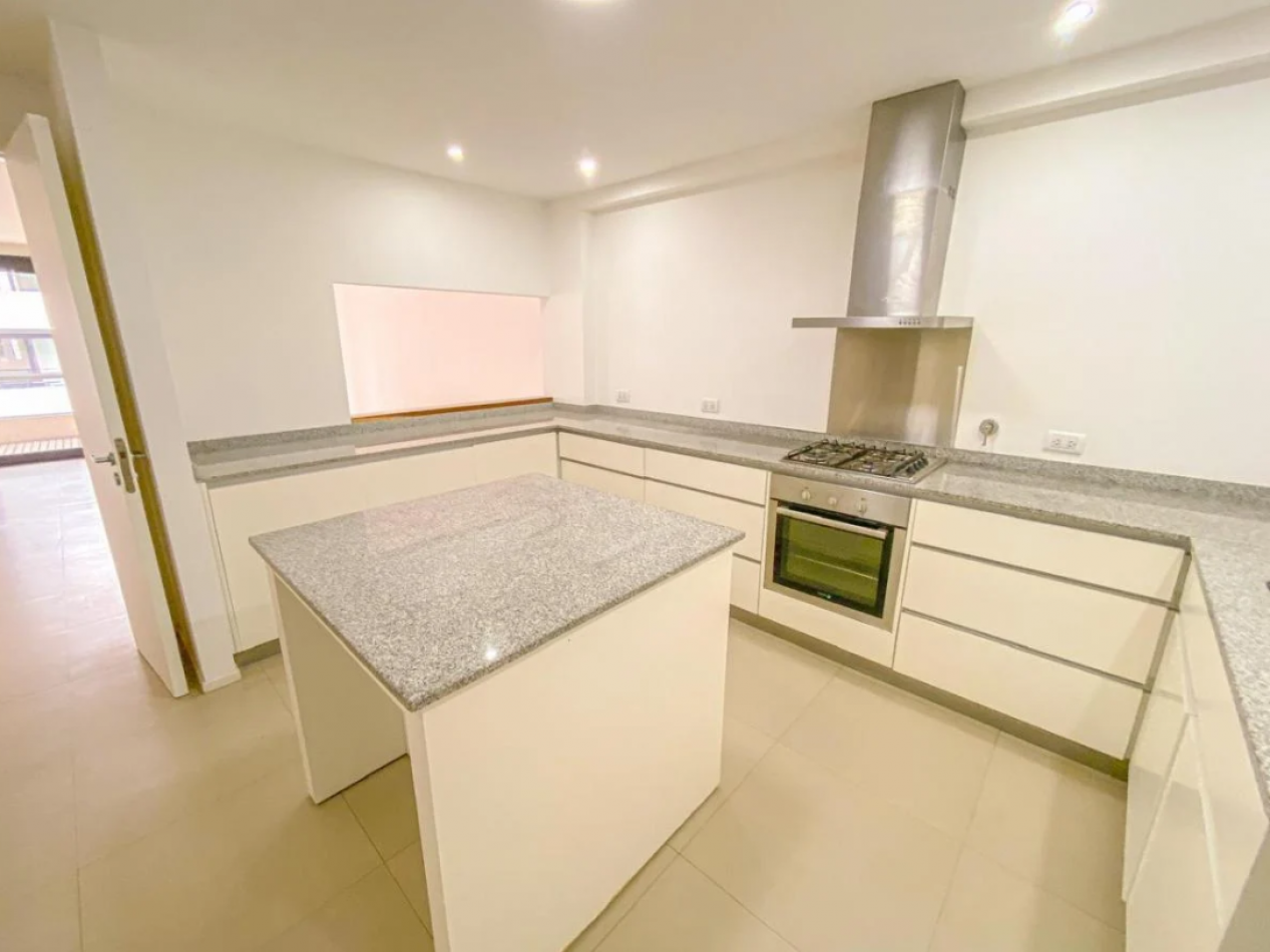 3 AMBIENTES CON DOBLE COCHERA EN PLAZA MITRE