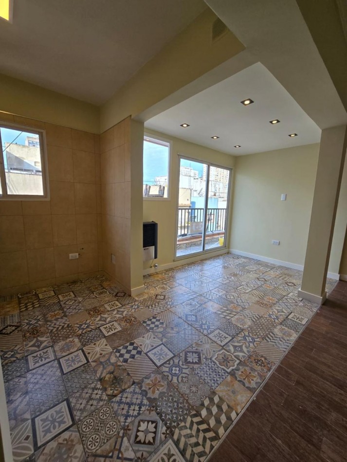 2 AMBIENTES CON BALCON A LA CALLE