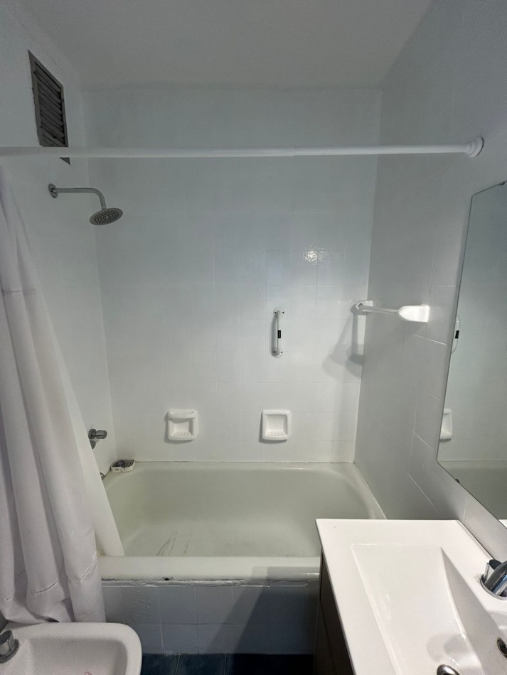 Departamento 3 Ambientes con Escritorio - Piso Alto con Balcon