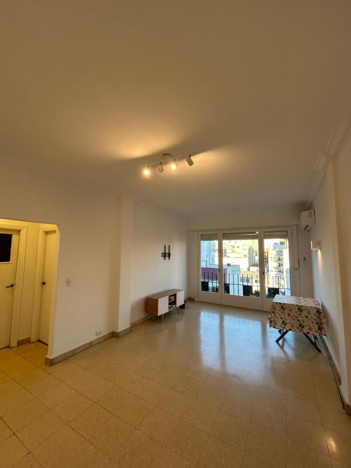 Departamento 3 Ambientes con Escritorio - Piso Alto con Balcon