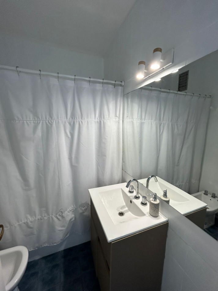 Departamento 3 Ambientes con Escritorio - Piso Alto con Balcon