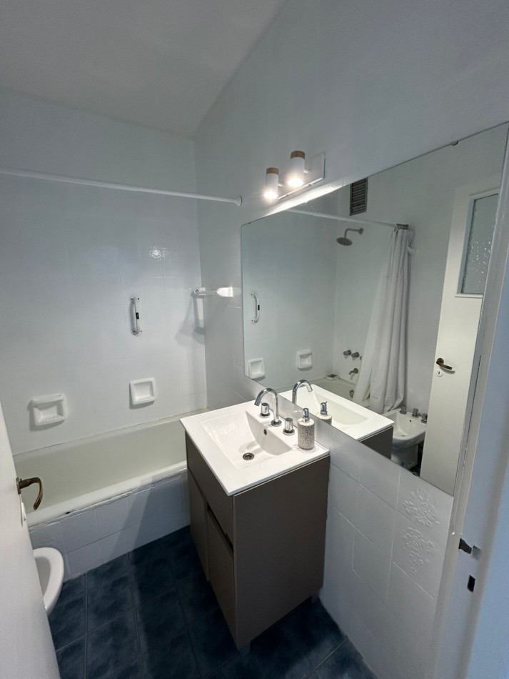 Departamento 3 Ambientes con Escritorio - Piso Alto con Balcon